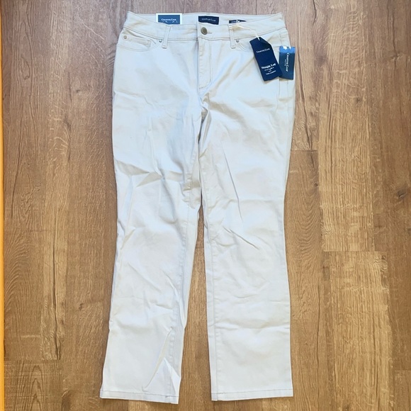 Charter club NWT khaki woman’s pants size 10p - Picture 2 of 6